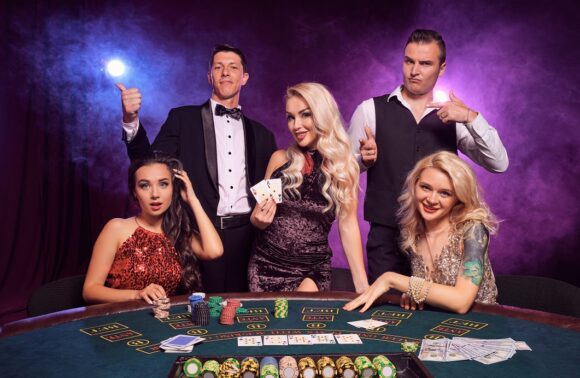 Teemallinen iltaohjelma Teemallinen iltaohjelma